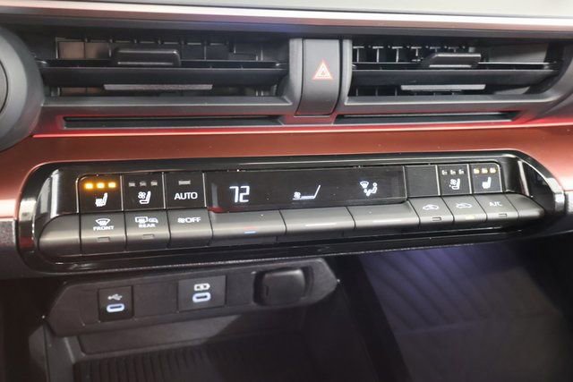 Used 2023 Toyota Prius Prime Premium image 19