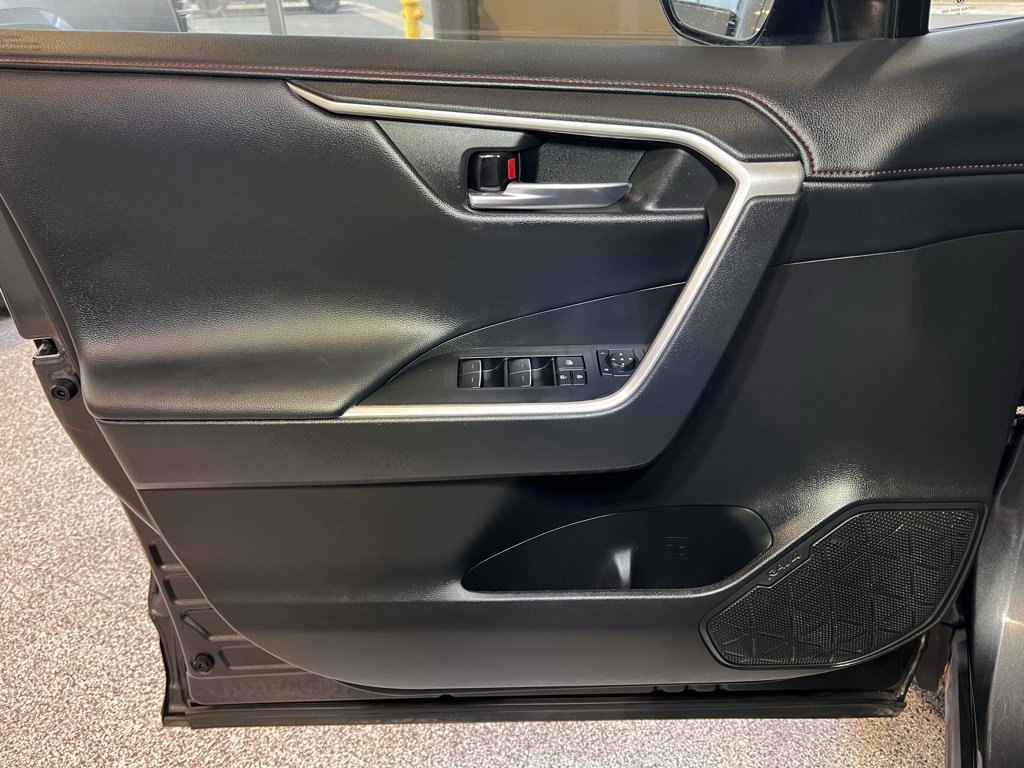 Used 2022 Toyota RAV4 TRD Off-Road image 17