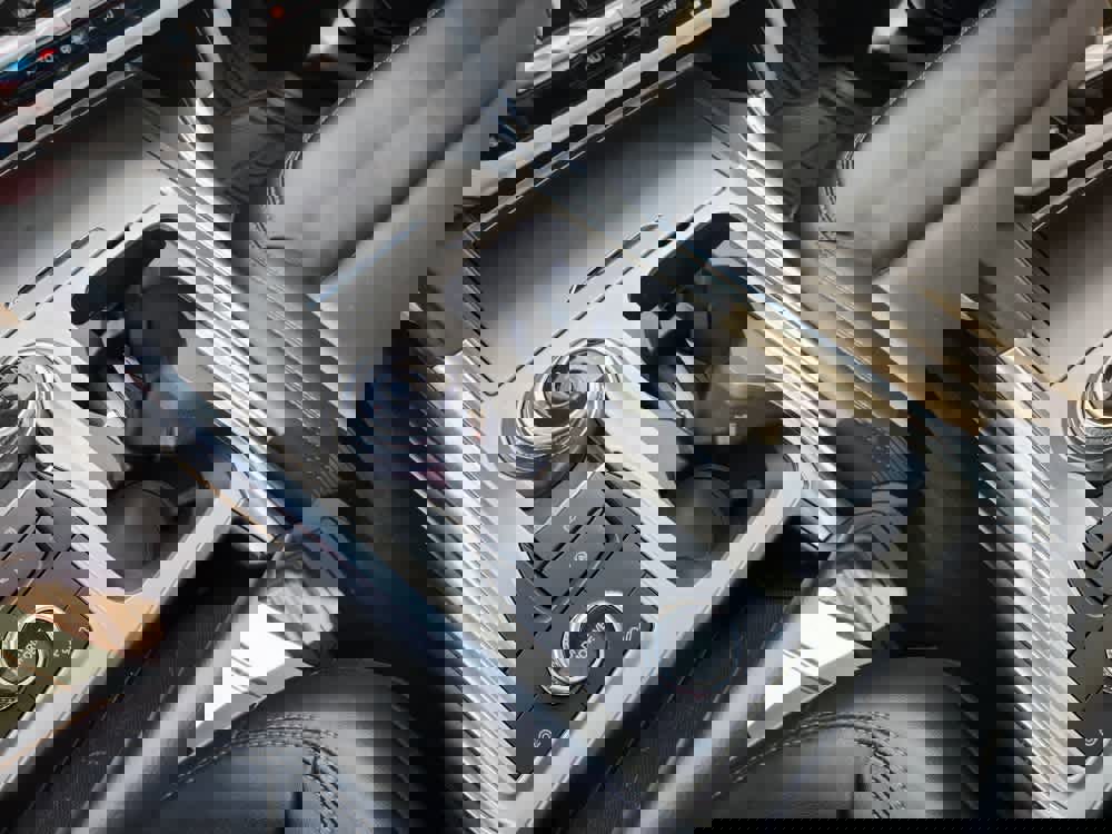 Used 2022 Ford Explorer XLT image 17