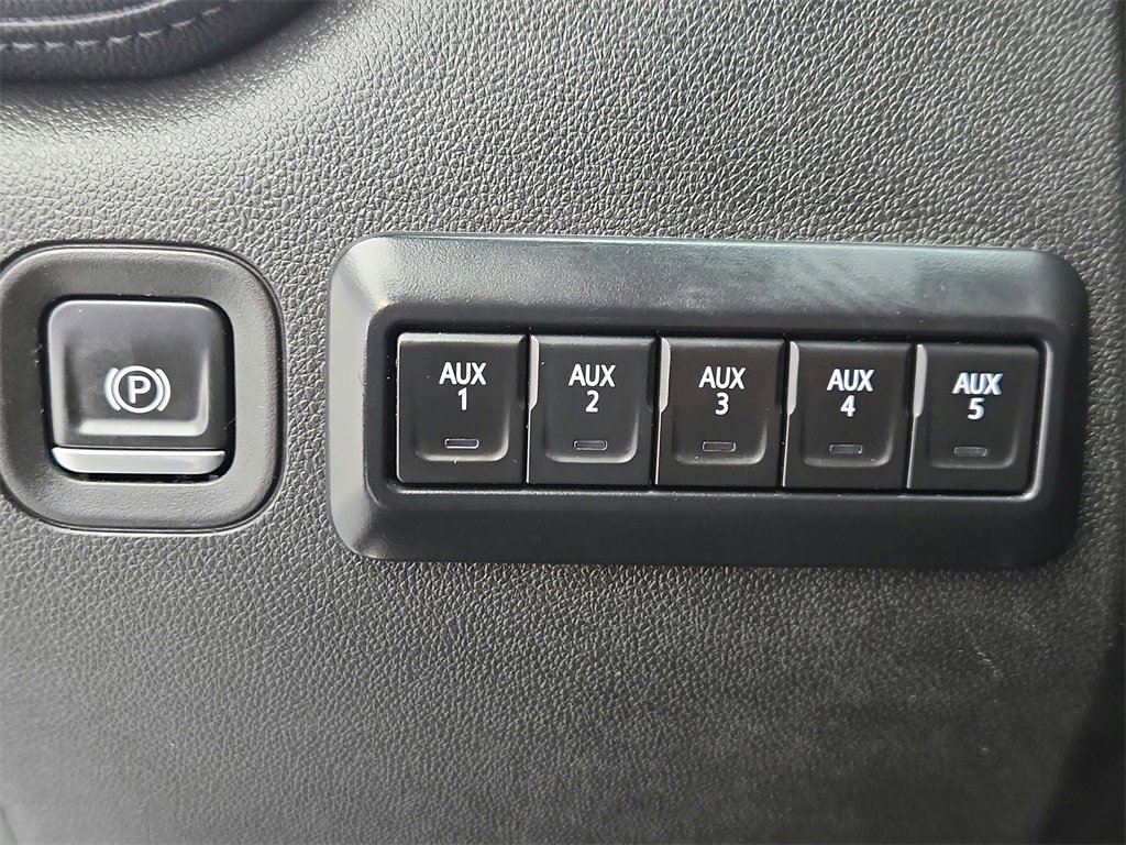 Used 2022 Chevrolet Silverado 2500 LT w/ Convenience Package image 31