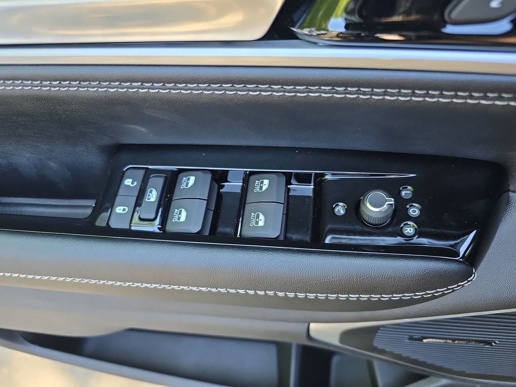 New 2026 Jeep Grand Wagoneer 4WD image 30