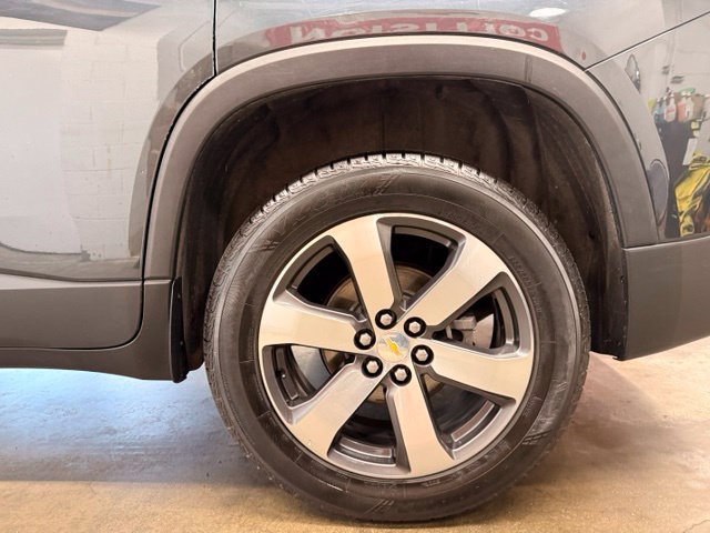 Used 2019 Chevrolet Traverse LT w/ LT Premium Package AWD/4WD image 5