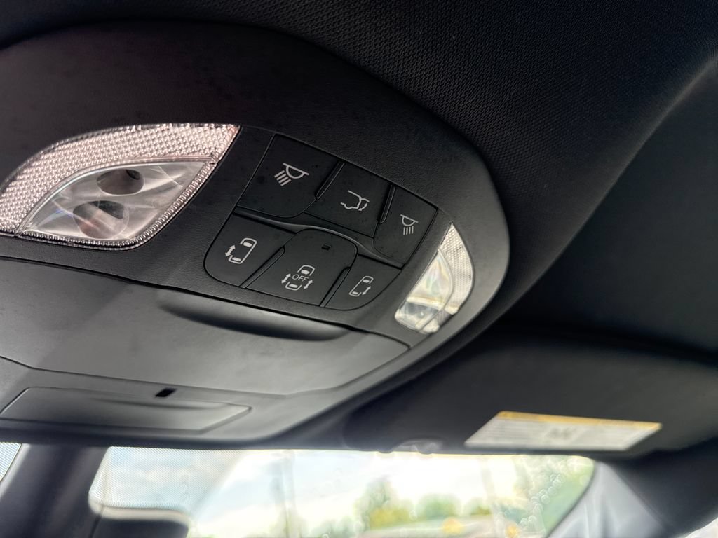 Used 2024 Chrysler Pacifica Touring-L w/ S Appearance Package AWD/4WD image 42