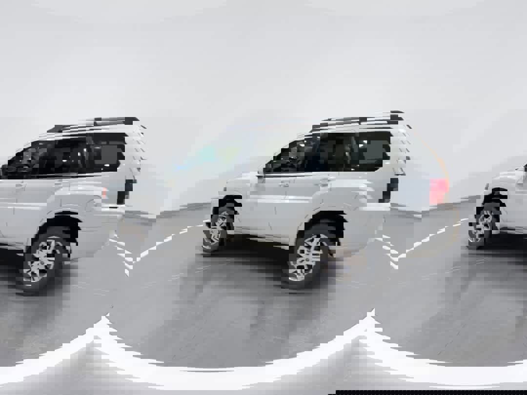 Used 2007 Mitsubishi Endeavor SE image 6