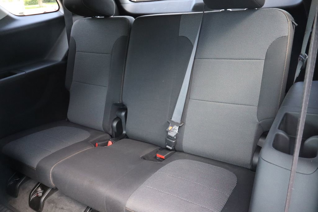 Used 2020 Chevrolet Traverse LT FWD image 23
