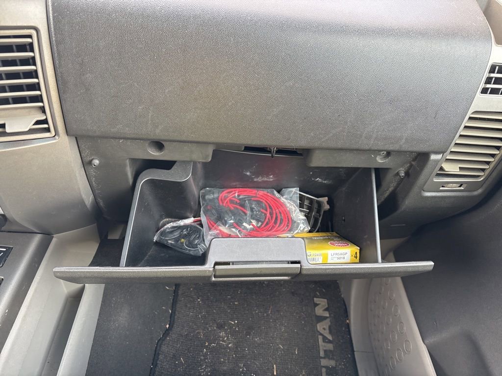 Used 2004 Nissan Titan LE w/ (NAV) Nissan Navigation Pkg image 18