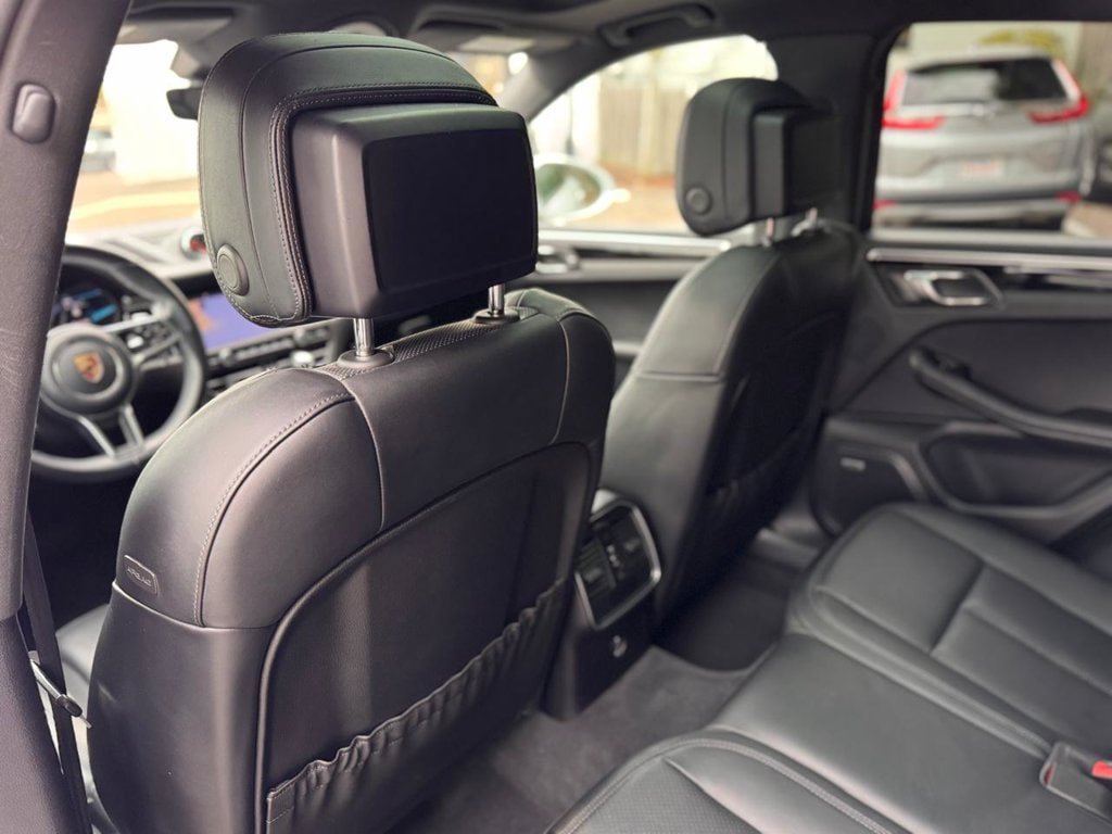 Used 2021 Porsche Macan AWD/4WD image 20