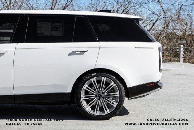 New 2026 Land Rover Range Rover Long Wheelbase SE image 11