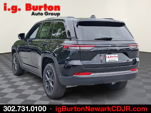 New 2027 Jeep Grand Cherokee Altitude AWD/4WD image 3