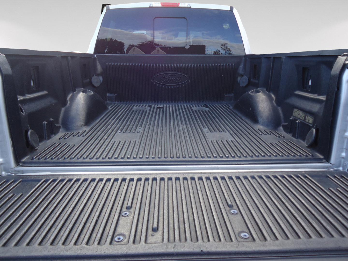 Used 2019 Ford F150 Lariat w/ Equipment Group 502A Luxury AWD/4WD image 11