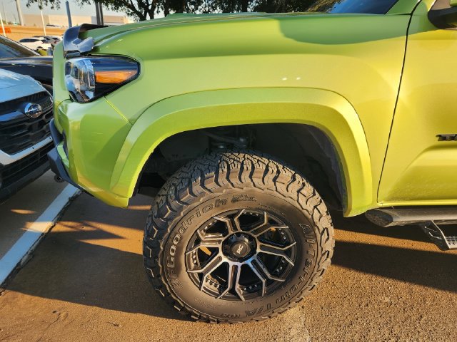 Used 2023 Toyota Tacoma TRD Sport AWD/4WD image 7