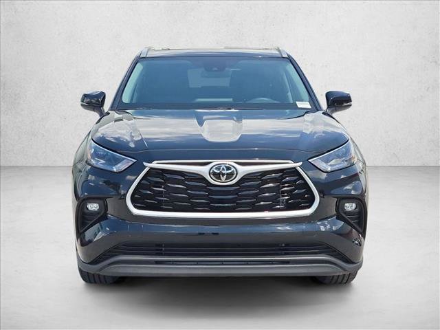Used 2026 Toyota Highlander XLE AWD/4WD image 2