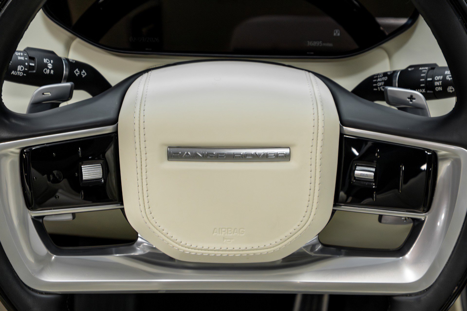 Used 2023 Land Rover Range Rover Long Wheelbase Autobiography image 61