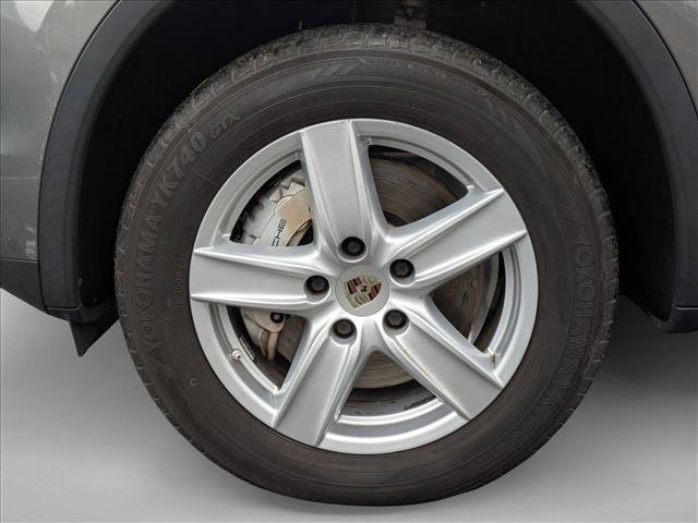 Used 2013 Porsche Cayenne S image 25