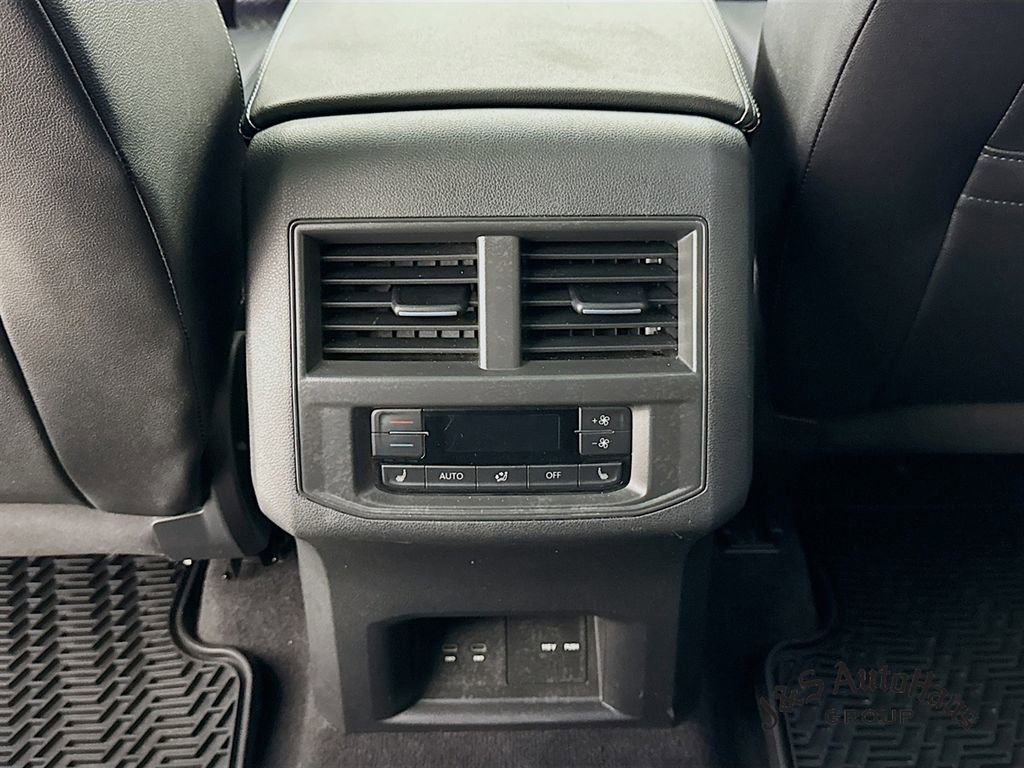 Used 2021 Volkswagen Atlas SEL Premium image 31