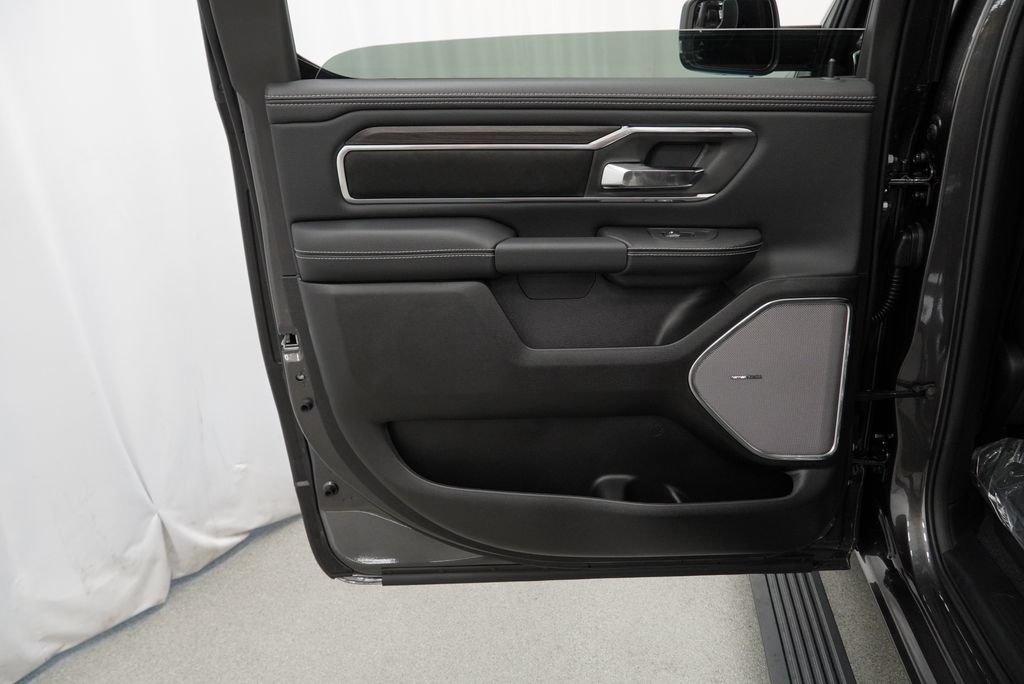 New 2027 RAM 1500 Laramie w/ Laramie Preferred Package AWD/4WD image 28