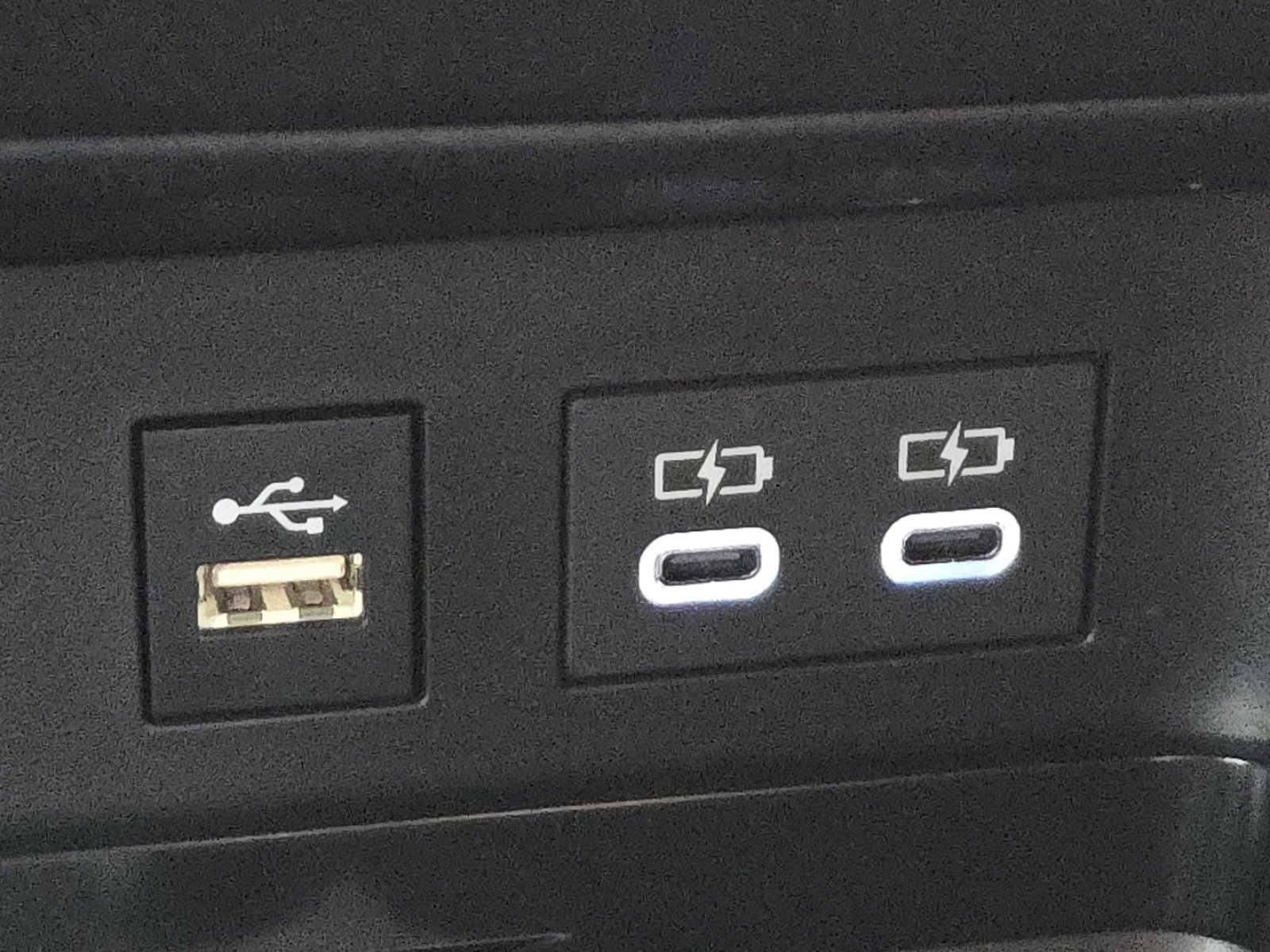 Used 2025 Toyota Camry SE w/ Convenience Package image 29