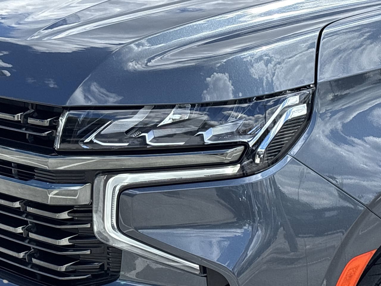 Used 2021 Chevrolet Suburban RST w/ Luxury Package AWD/4WD image 6