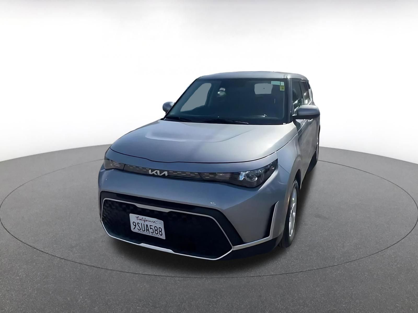Used 2025 Kia Soul LX w/ LX Technology Package FWD image 7
