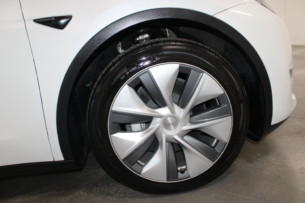 Used 2023 Tesla Model Y Long Range AWD/4WD image 52