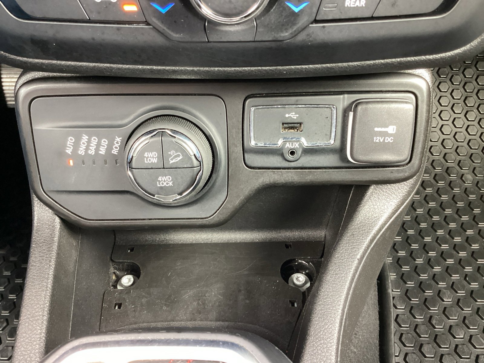 Used 2023 Jeep Renegade Trailhawk AWD/4WD image 23