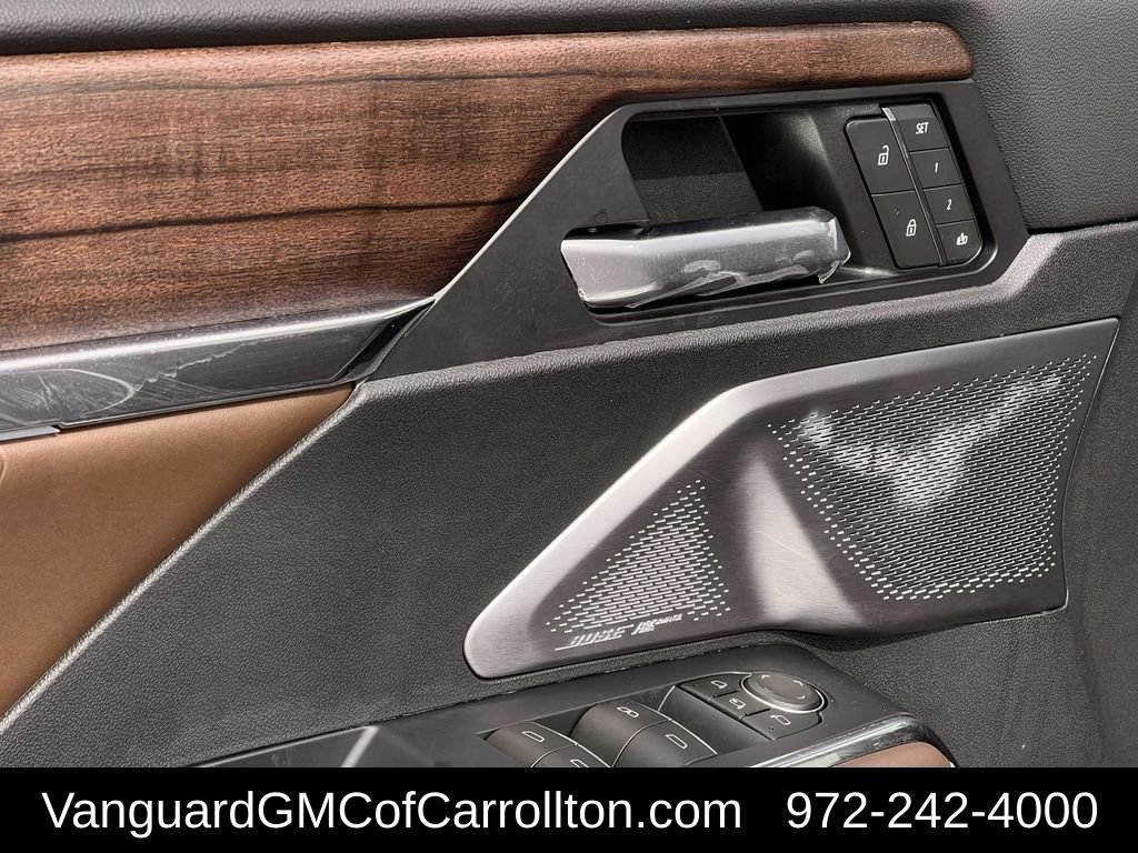 New 2026 GMC Acadia Denali Ultimate w/ LPO, Floor Liner Package AWD/4WD image 18