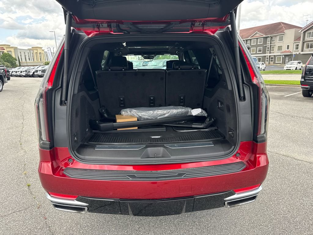 Used 2024 Cadillac Escalade ESV Premium Luxury image 18