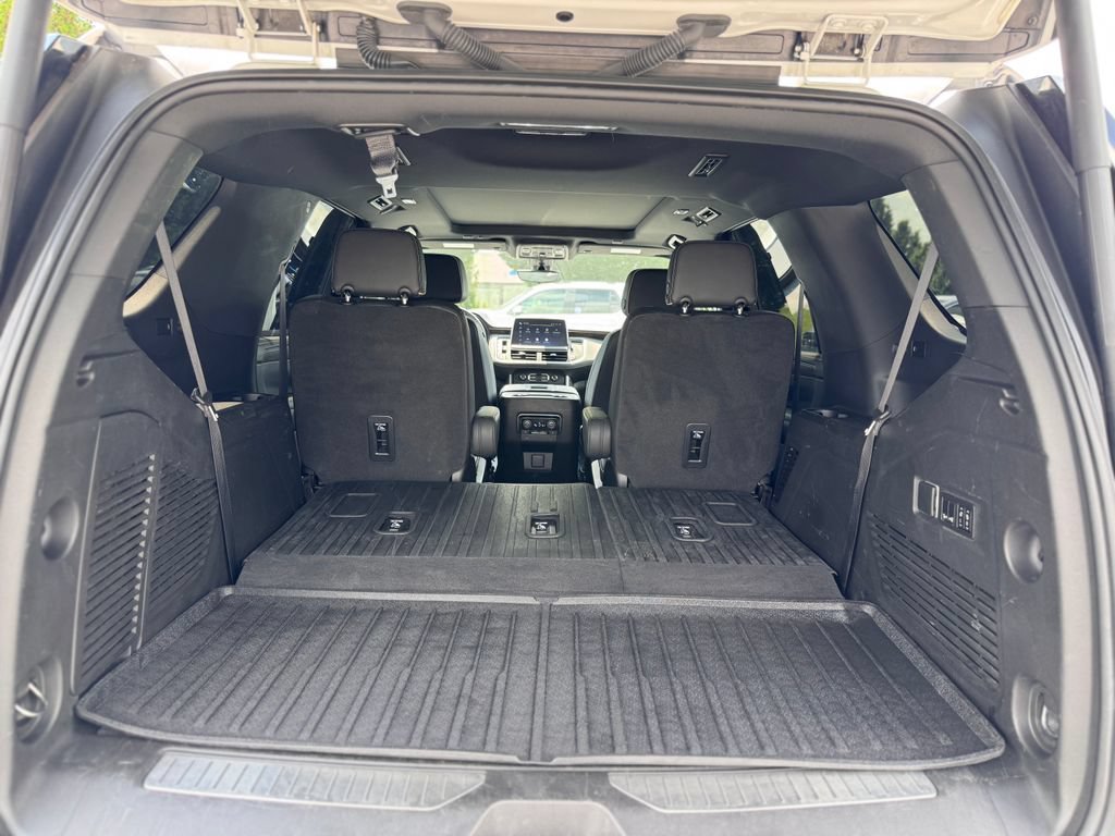 Used 2022 Chevrolet Tahoe Premier AWD/4WD image 16