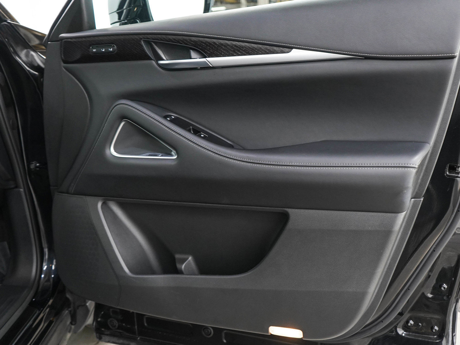 Used 2025 INFINITI QX60 Sensory AWD/4WD image 9