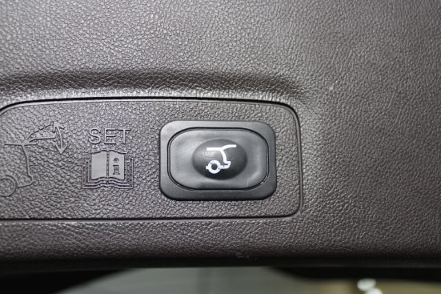 Used 2019 Lincoln MKC Premiere FWD image 19