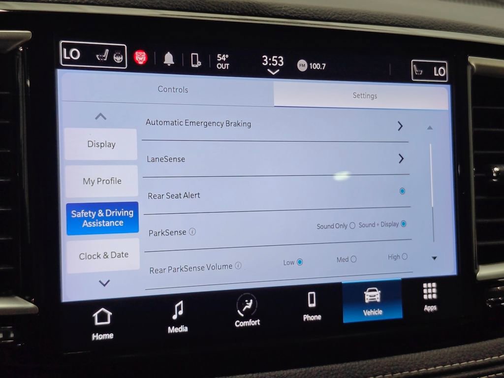 Used 2024 Chrysler Pacifica Touring image 44