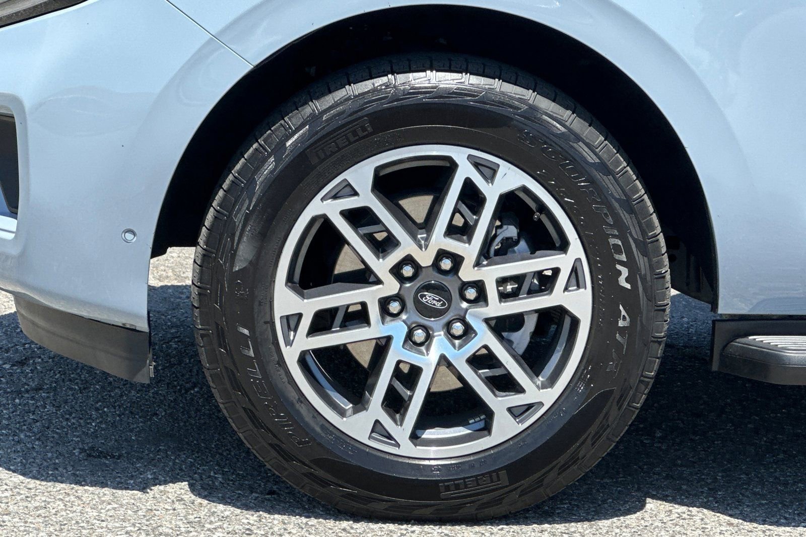 Used 2025 Ford Expedition Active AWD/4WD image 27