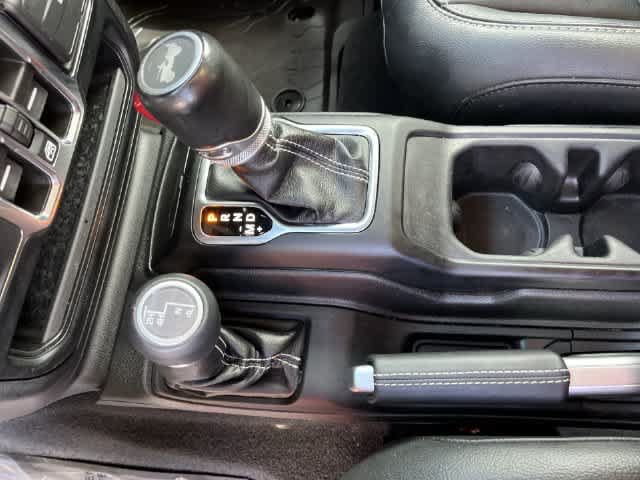 Used 2022 Jeep Wrangler Unlimited Sahara AWD/4WD image 28
