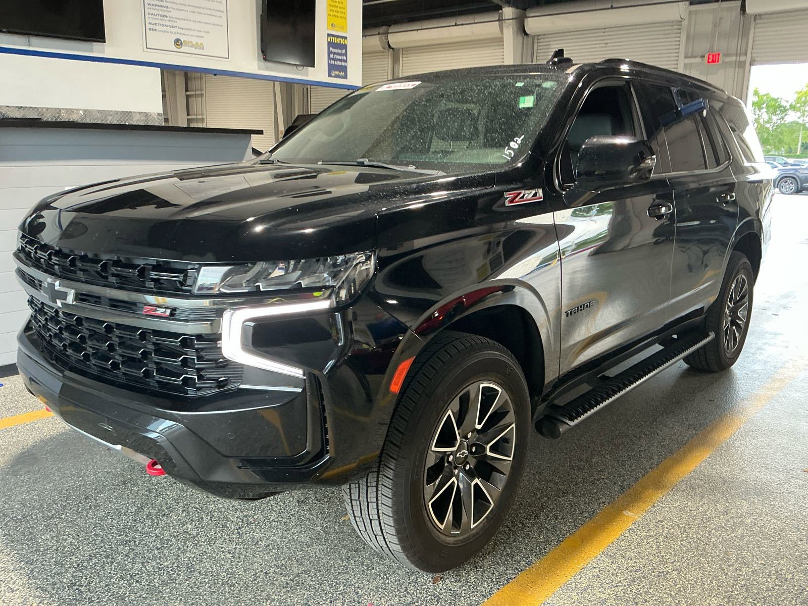 Used 2021 Chevrolet Tahoe Z71 w/ Luxury Package AWD/4WD image 1