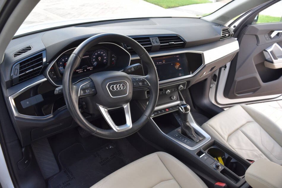 Used 2020 Audi Q3 2.0T Premium w/ Convenience Package AWD/4WD image 41