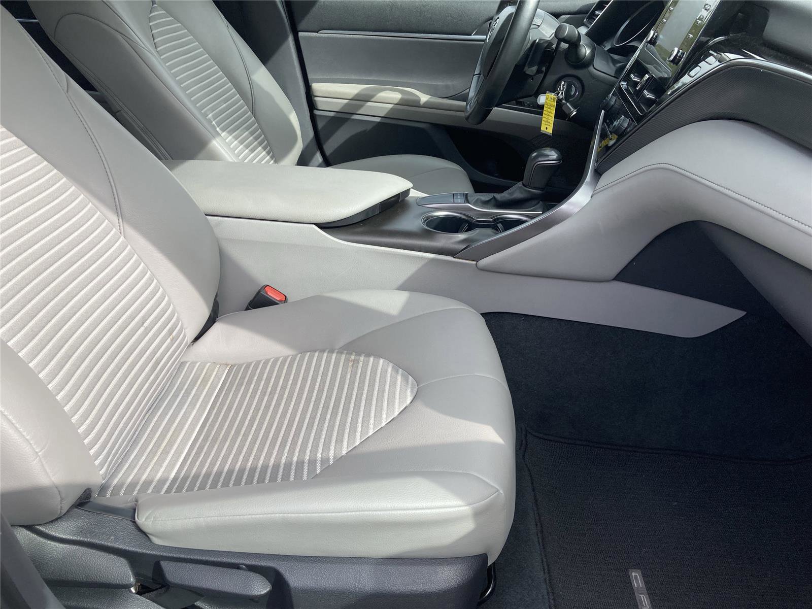 Used 2024 Toyota Camry SE image 28