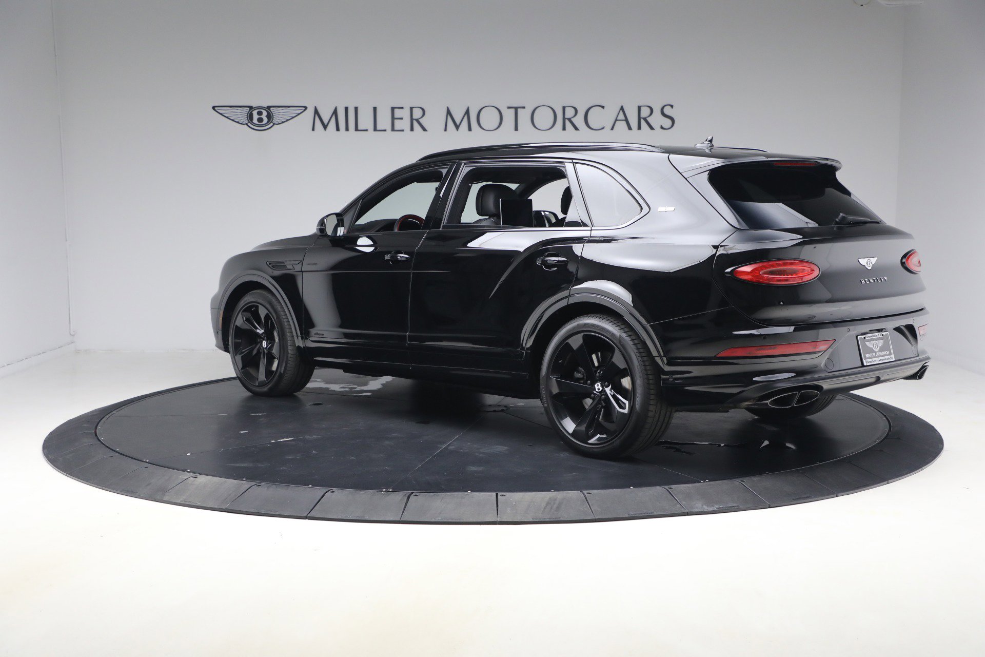 Used 2023 Bentley Bentayga Extended Wheelbase image 4