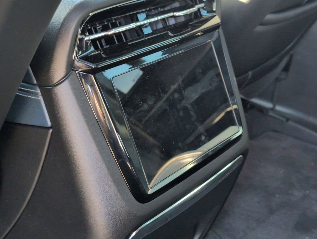 Used 2025 Cadillac Escalade IQ Luxury 2 image 28