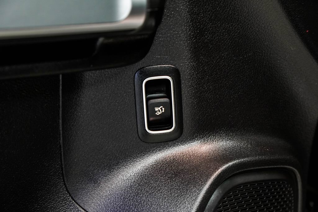 Used 2020 Mercedes-Benz GLB 250 image 44