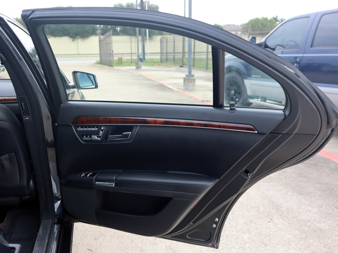 Used 2012 Mercedes-Benz S 550 image 27