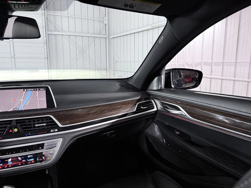 Used 2022 BMW 750Li xDrive AWD/4WD image 52