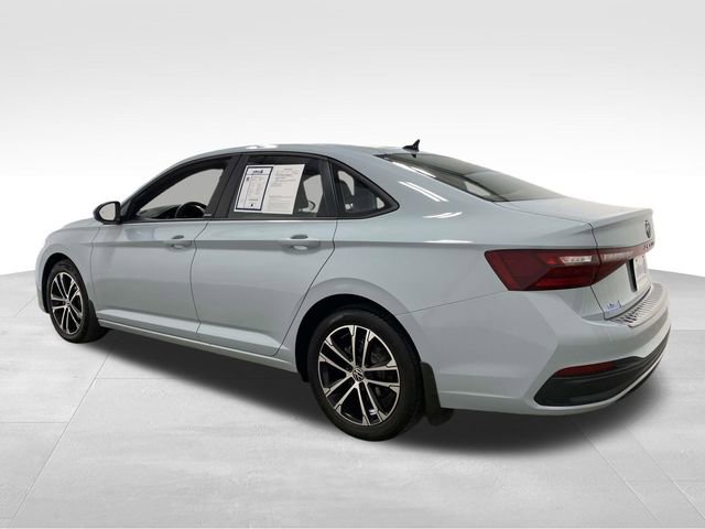 Used 2025 Volkswagen Jetta Sport image 5