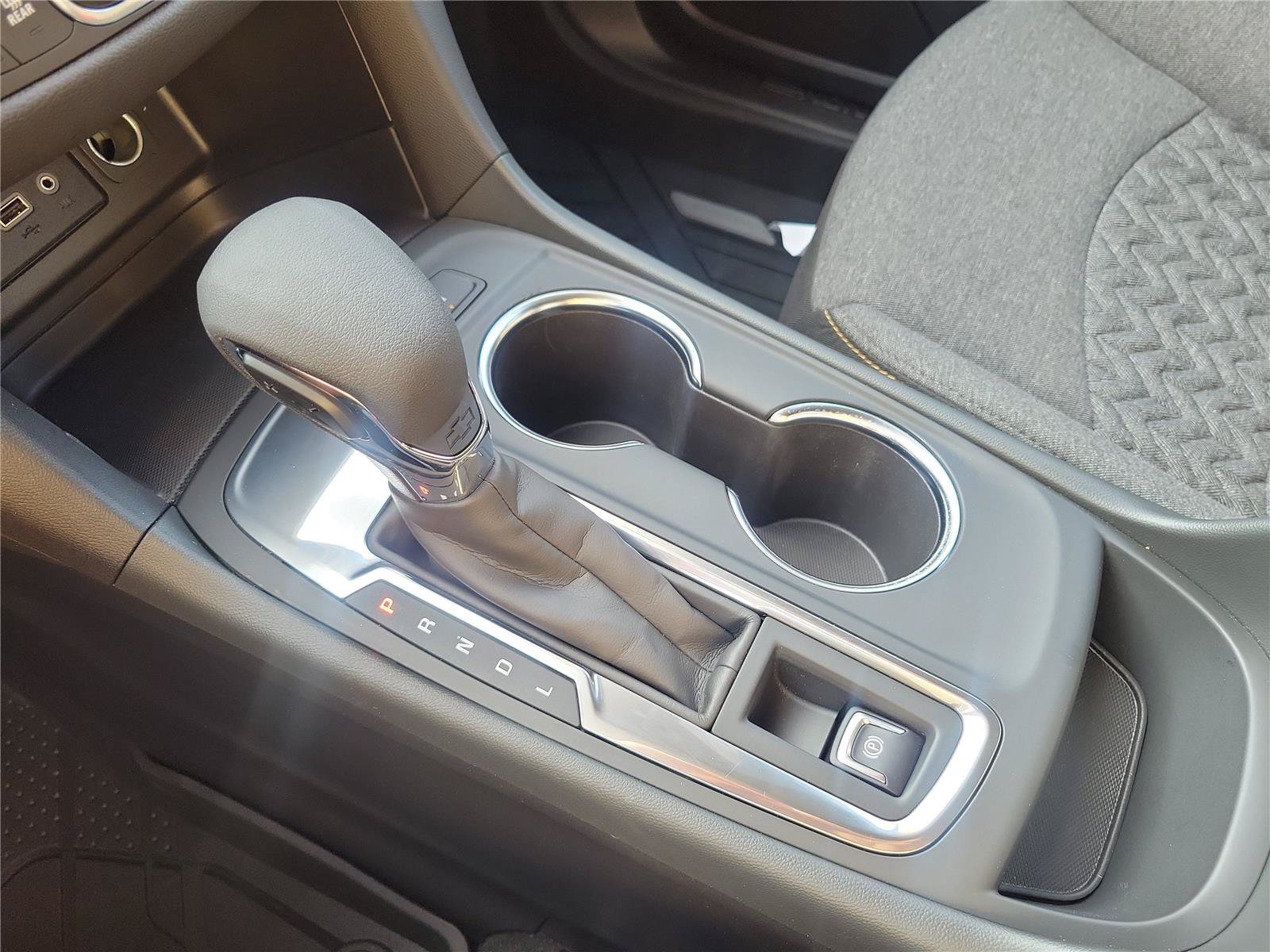 Used 2024 Chevrolet Equinox LT w/ LPO, Floor Liner Package FWD image 29