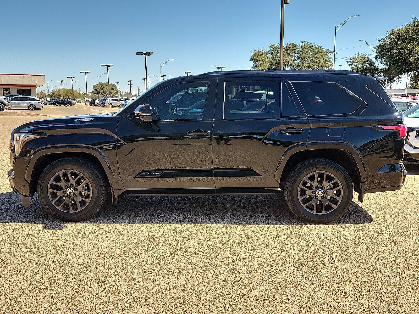 Used 2024 Toyota Sequoia Platinum AWD/4WD image 2