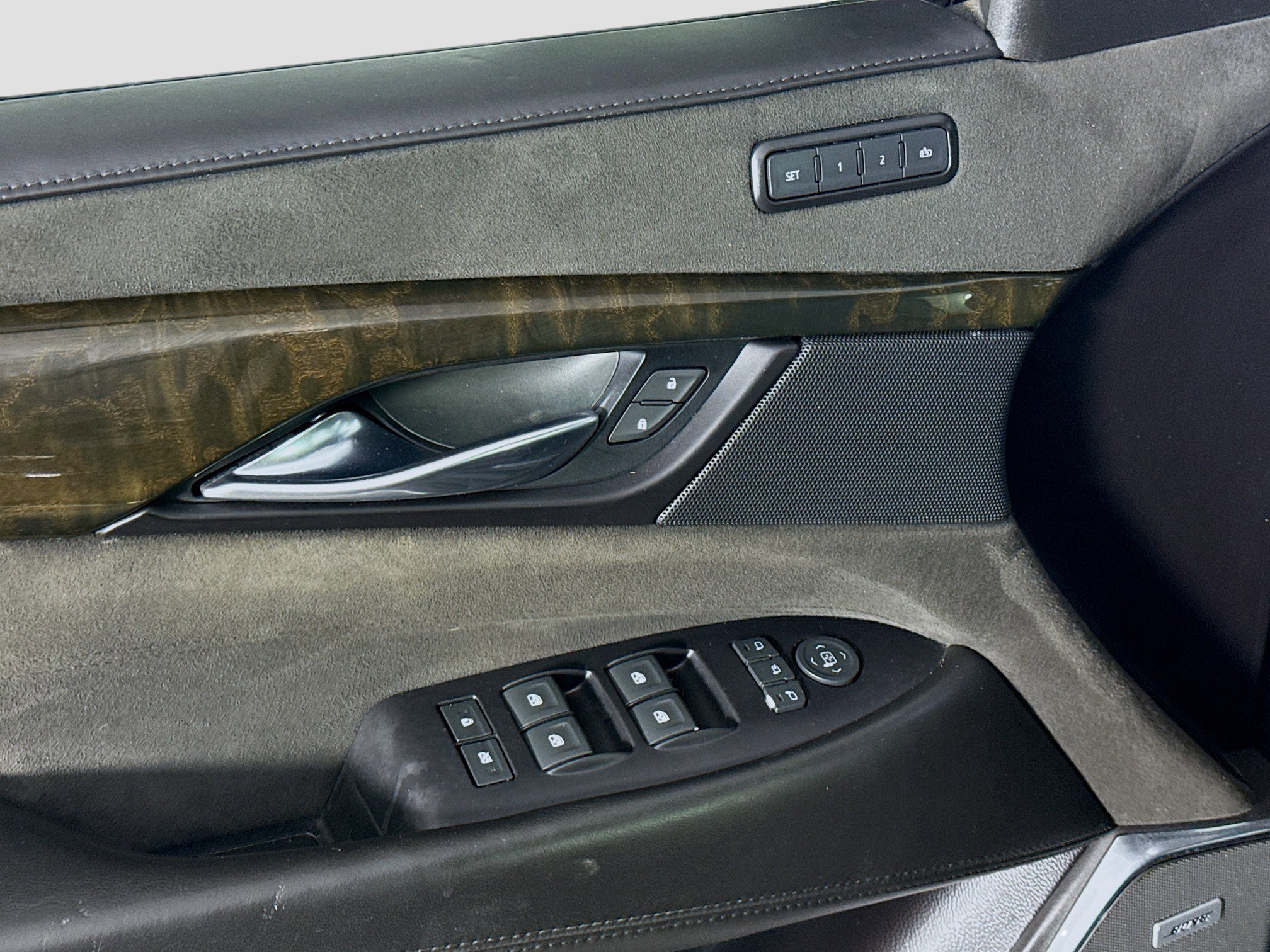 Used 2019 Cadillac Escalade Platinum w/ Escalade Sport Edition image 24