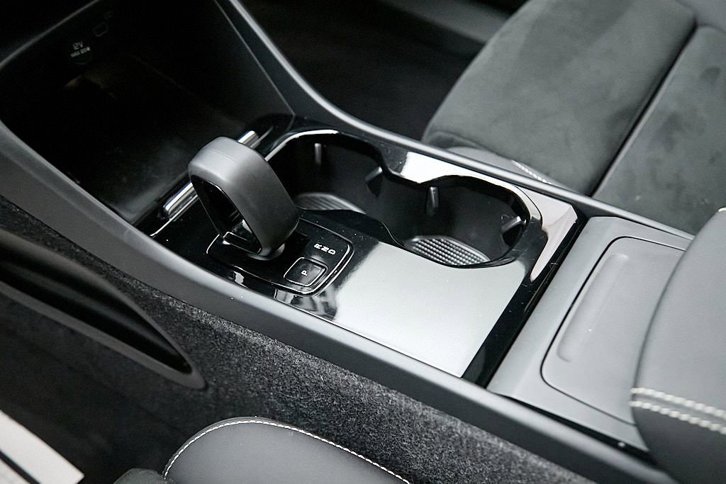 Certified 2023 Volvo C40 P8 Recharge Plus AWD/4WD image 16