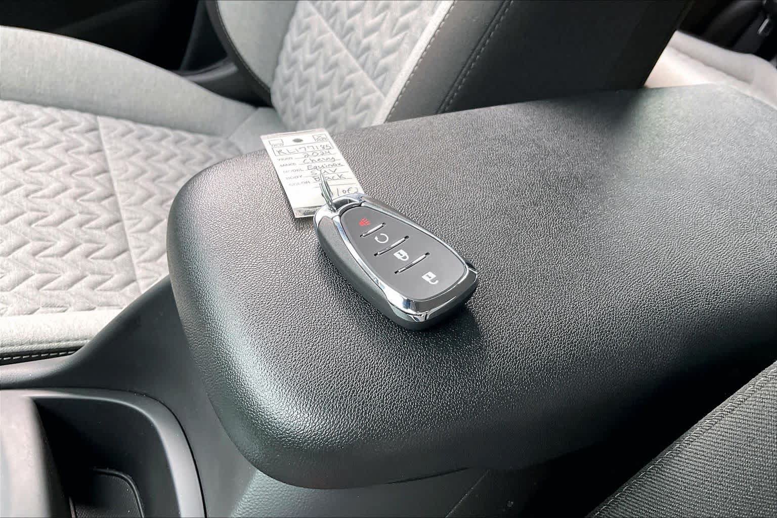 Used 2024 Chevrolet Equinox LS w/ Driver Confidence II Package AWD/4WD image 13