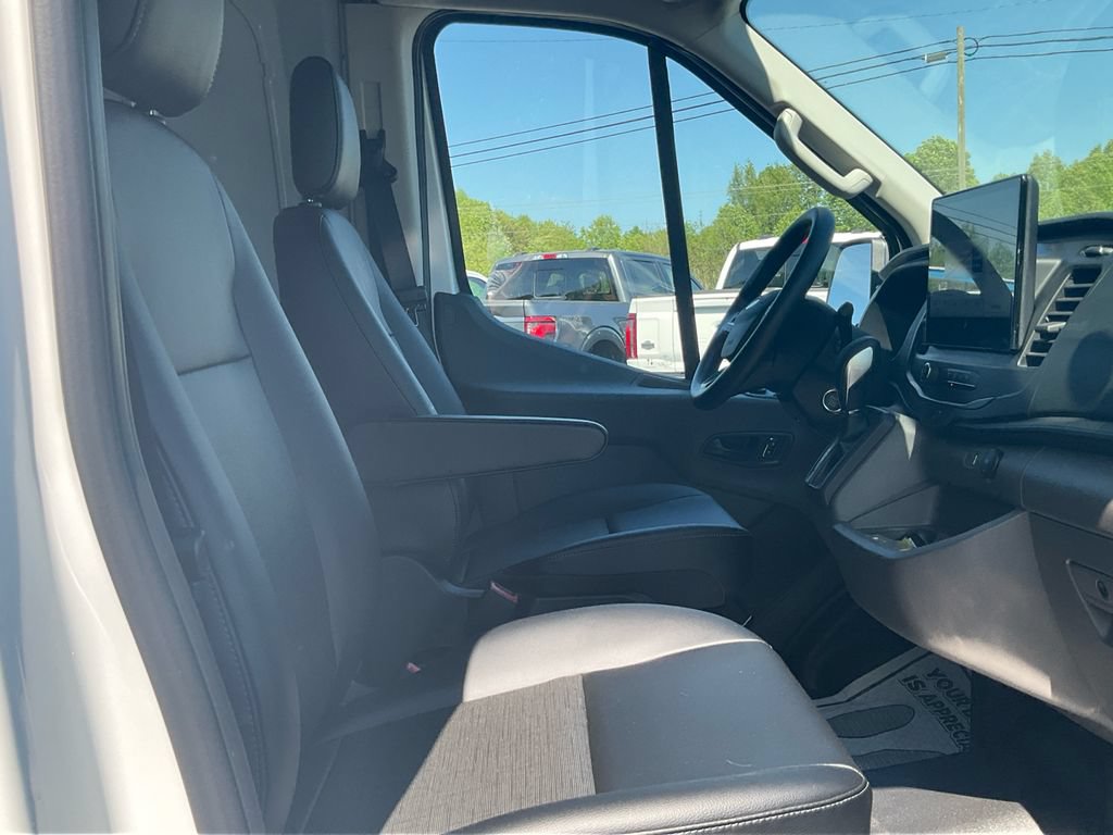 New 2026 Ford Transit 250 148 Medium Roof RWD image 12