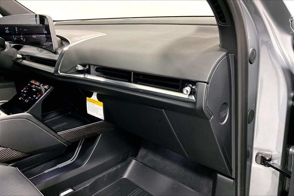 New 2027 Cadillac Vistiq Sport w/ LPO, Floor Liner Package AWD/4WD image 10