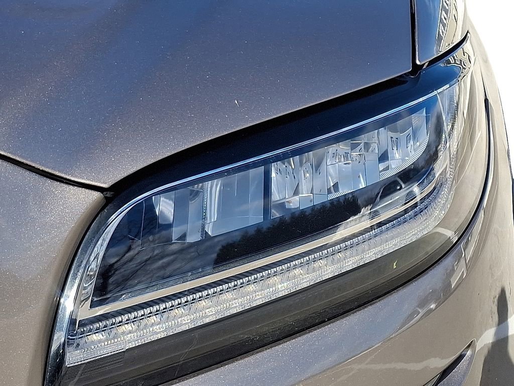 Used 2020 Lincoln Nautilus Reserve w/ Cargo Utility Package image 10